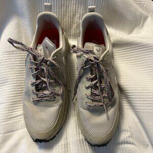 Veja x Dekkan Sneakers — White/Grey Mesh — Vibram Sole — US 9 — EUC